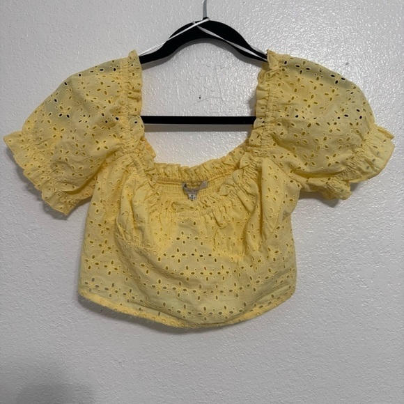 Love Tree eyelet cap sleeve cropped blouse NWT size medium - Picture 4 of 7